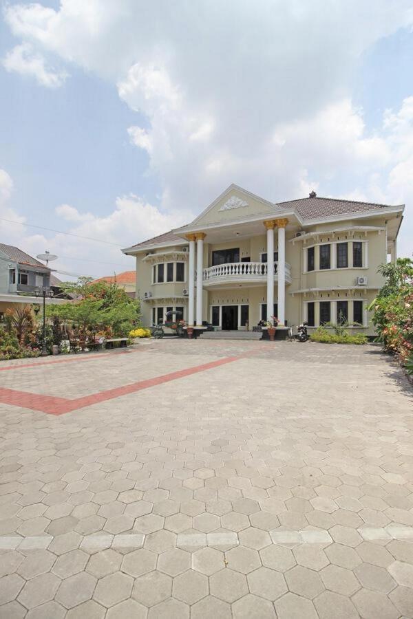 Hotel Reddoorz Near Umy Yogyakarta Ngabean Exterior foto